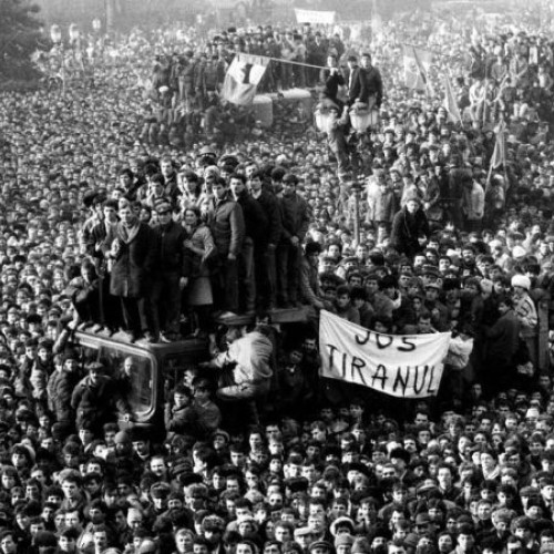 Vernisajul expoziției „Reflecții asupra Revoluției: 35 de ani de istorie” la Biblioteca Metropolitană București