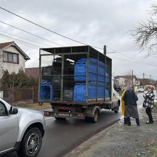 Distribuirea europubelor în Cumpăna pentru colectarea deșeurilor