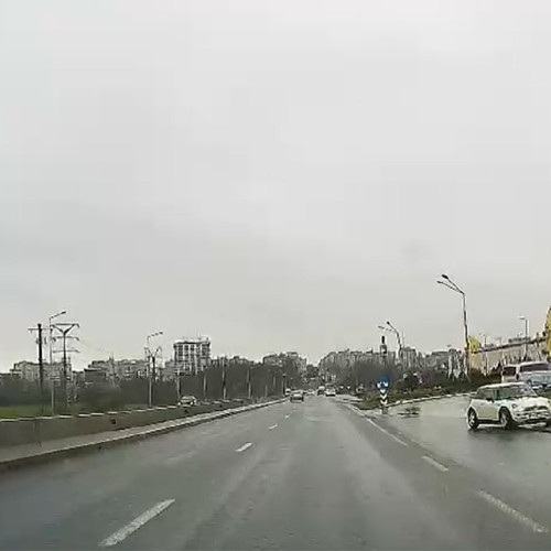 Incident rutier aproape tragic în zona Carrefour