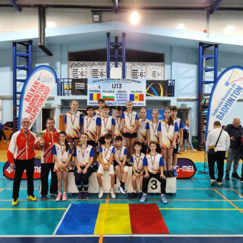 Meciuri palpitante la Campionatul Balcanic de badminton pentru Under 13 în București