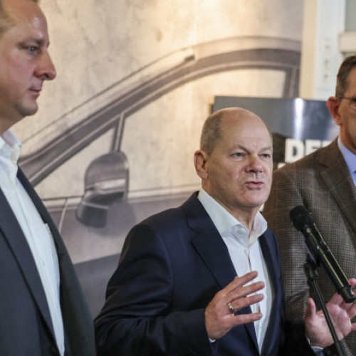 Olaf Scholz cere o primă europeană pentru mașinile electrice în campania pentru realegere