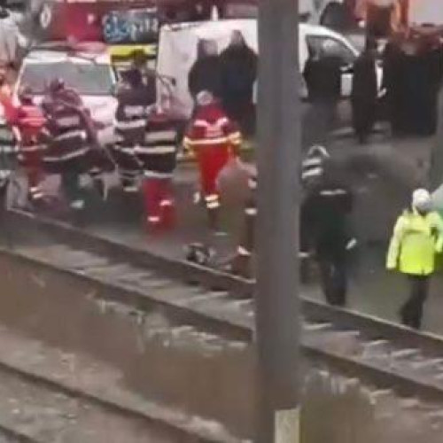 Accident rutier la o trecere la nivel cu calea ferată în Bacău