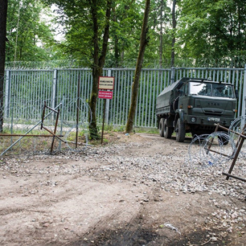 Comisia Europeană susține Polonia în limitarea dreptului de azil pentru migranții &quot;instrumentalizați&quot; de Rusia