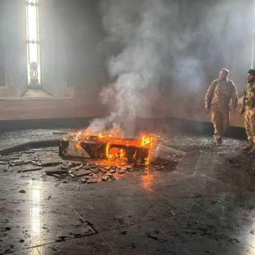 Mormântul lui Hafez al-Assad a fost incendiat de rebeli în Siria