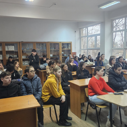 Proiectul "Învață de la Antreprenori" sprijină educația antreprenorială în Botoșani