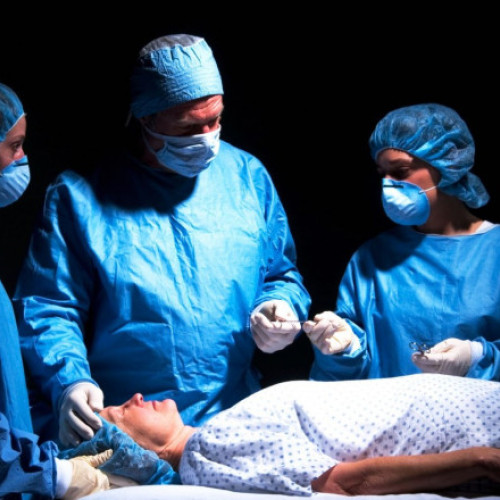 O femeie din Marea Britanie a decedat după o operație estetică în Turcia