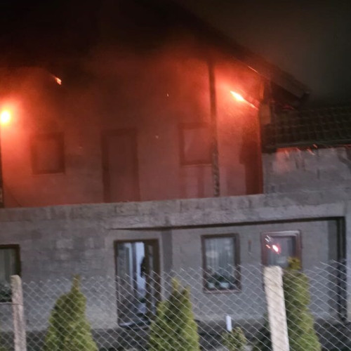 Incendiu devastator în localitatea Prajeni: o familie a rămas fără acoperiș