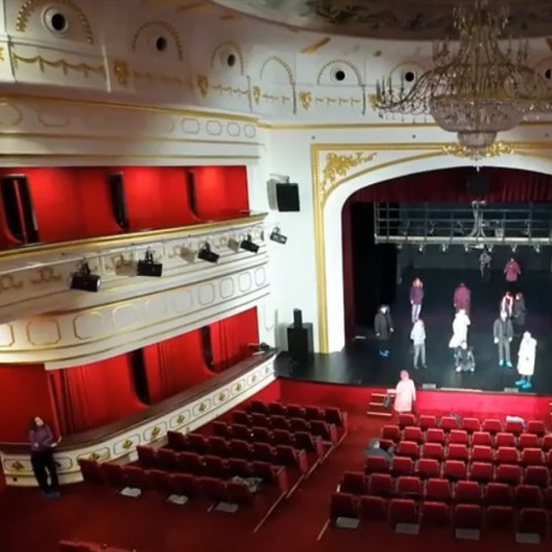 Teatrul "Mihai Eminescu" din Botoșani s-a redeschis după o renovare de zece ani