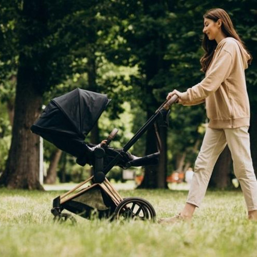 Alegerea celui mai potrivit cărucior pentru copil: sfaturi utile pentru părinți