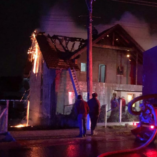 Incendiu devastator la o familie din comuna Prăjeni, Botoșani