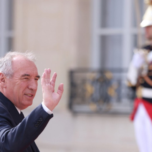 Francois Bayrou numit prim-ministru al Franței într-un context politic complicat