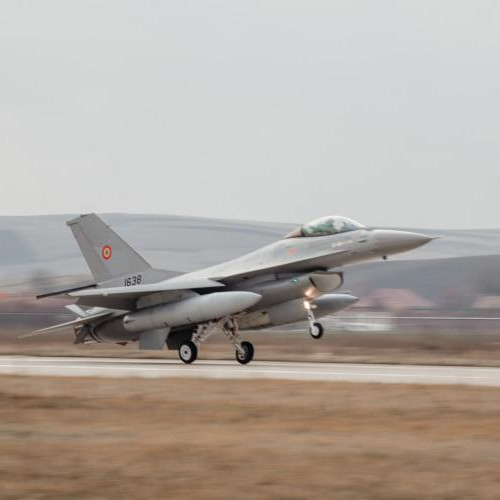 Trei aeronave F-16 Fighting Falcon au sosit astăzi la Câmpia Turzii
