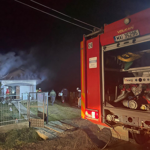Incendiu într-o casă din Broscauti, cauzat de un scurtcircuit