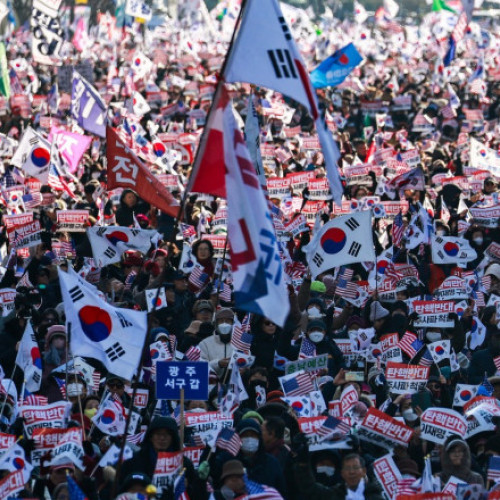 Mii de sud-coreeni participă la proteste împotriva președintelui Yoon Suk Yeol