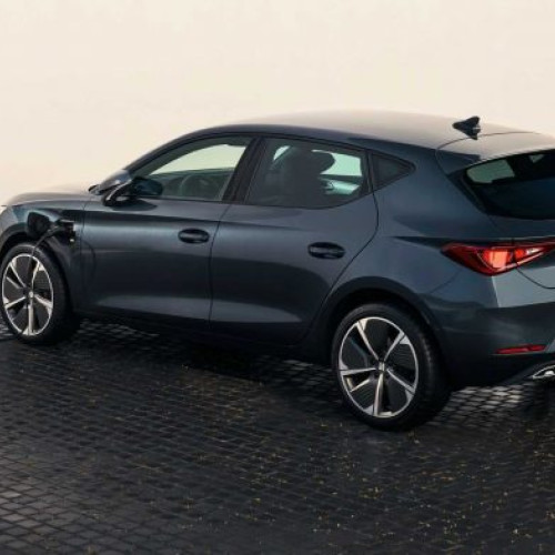 Parcare contra cost pentru mașinile hibride în București, începând din 2024