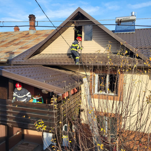 Incendiu într-o casă din Botoșani, cauzat de joaca unor copii