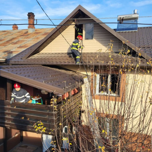 Incendiu într-o casă din Botoșani, provocat de un copil