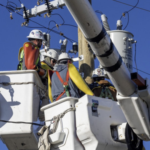 Canada amenință cu restricții energetice în contextul tarifelor impuse de Trump