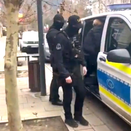 Un bărbat din Deva, pus sub control judiciar pentru instigare publică la violență extremă