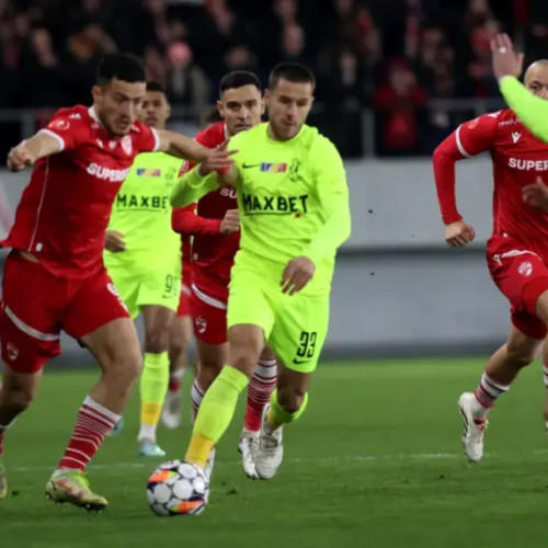 Dinamo București câștigă meciul cu Poli Iași, 2-0, și se află pe primul loc