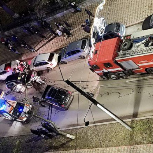 Accident grav pe Bulevardul Mihai Eminescu: două persoane rănite