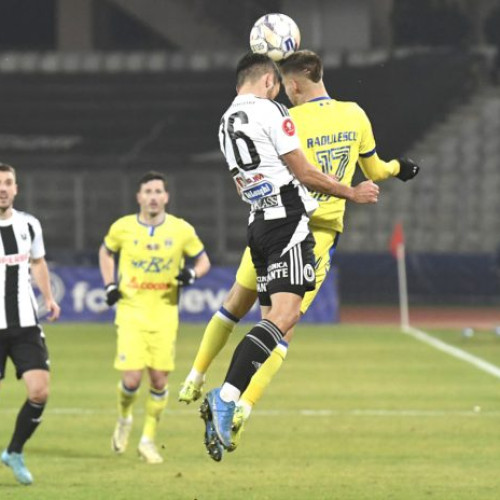 Înfrângere usturătoare pentru Petrolul în duelul de pe "Cluj Arena"