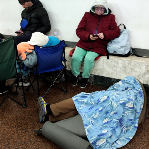 Intensificarea atacurilor aeriene asupra Kievului duce la măsuri de protecție pentru cetățeni