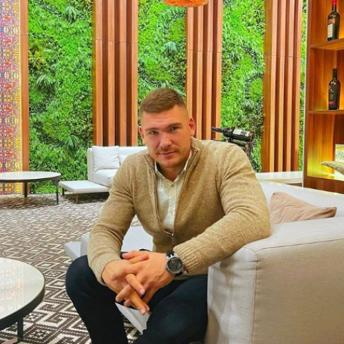 Afacerist din Brașov dă în judecată TikTok după închiderea contului său