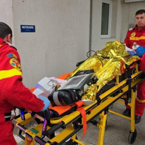 Medicii din capitală fac eforturi mari pentru a salva viața celor două surori rănite în explozia din Horia