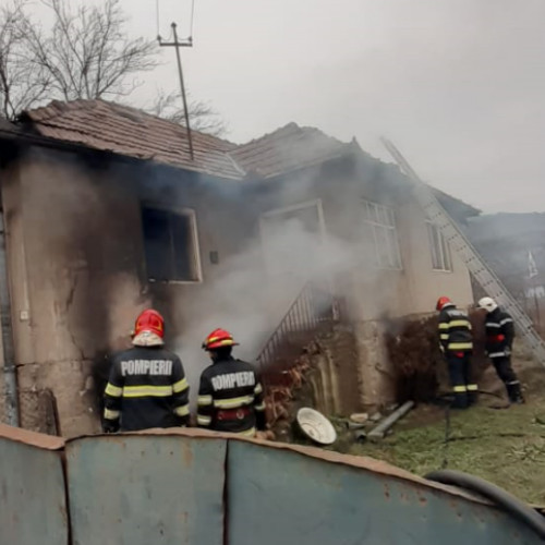 Incendiu în localitatea Batin, comuna Unguraș