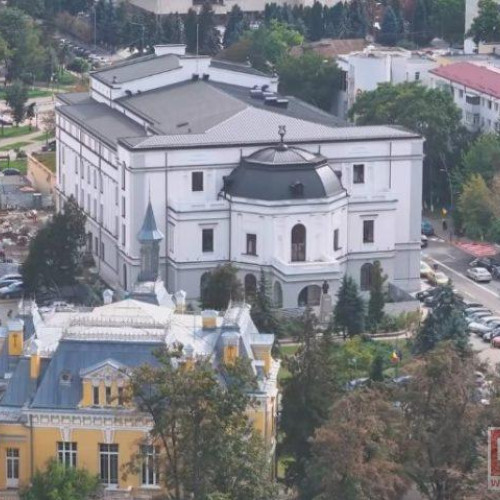 Teatrul "Mihai Eminescu" din Botoșani se redeschide după 10 ani de renovări