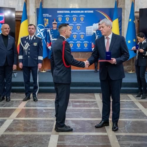 Plutonierul Andrei Puiu, recompensat cu "Emblema de Onoare" pentru faptele sale eroice