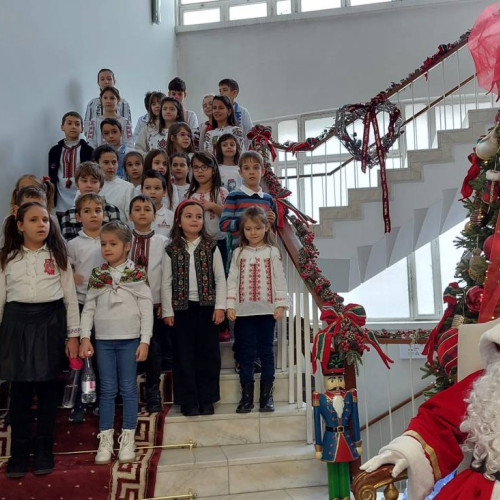 Colindele au început să răsune în Dâmbovița cu ocazia Săptămânii Crăciunului