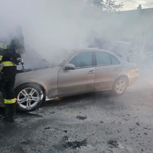 Incendiu auto pe strada Constantin Dobrogeanu Gherea din Dorohoi