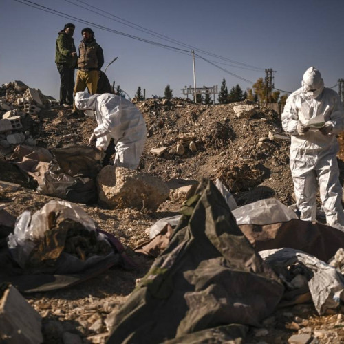 Groapă comună cu peste 100.000 de cadavre descoperită în Siria