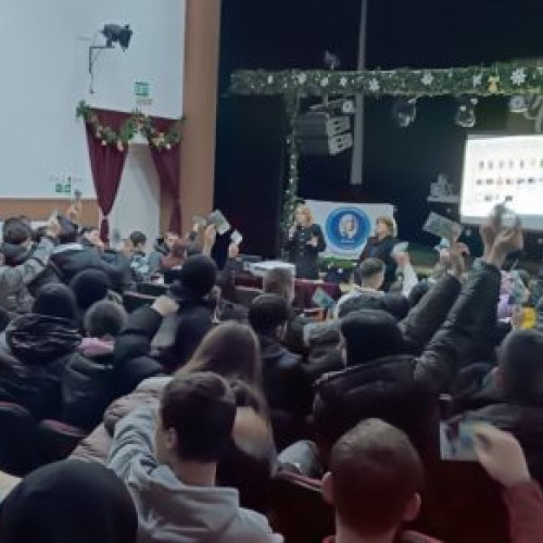 Elevii Liceului "Dimitrie Cantemir" din Darabani, implicați în activități de educație împotriva corupției