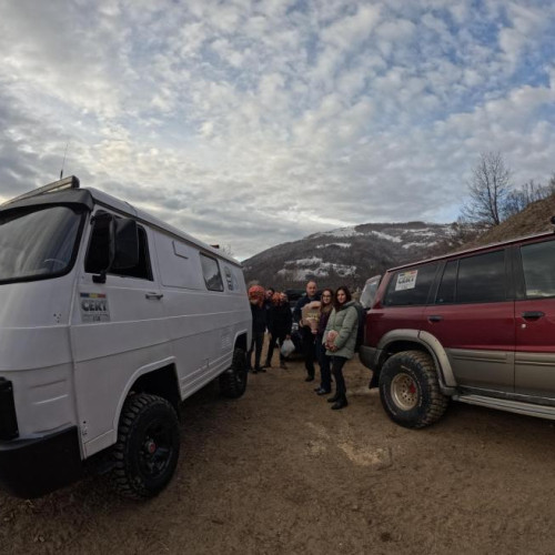 Voluntarii CERT Transilvania aduc bucurie copiilor din Muntii Apuseni în preajma Crăciunului