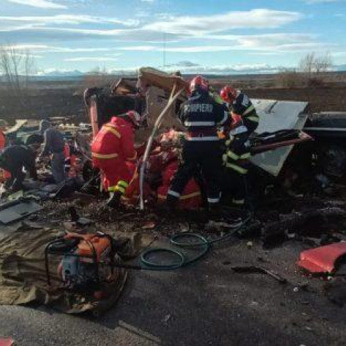 Accident grav în Secuienii Noi: Două persoane resuscitate după o coliziune frontală