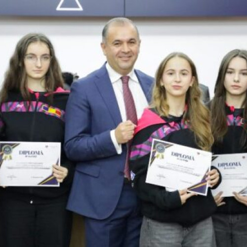 Premii pentru olimpicii din Vrancea la evenimentul "Olimpicii pe primul loc!"