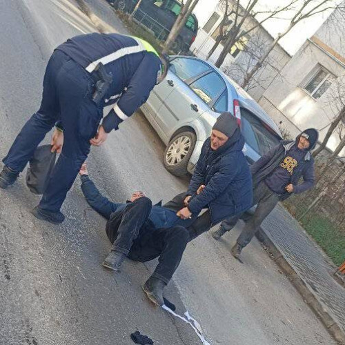 Accident neobişnuit în Botoşani: biciclist lovit de o portieră