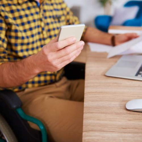 Angajarea persoanelor cu dizabilități aduce beneficii companiilor și societății