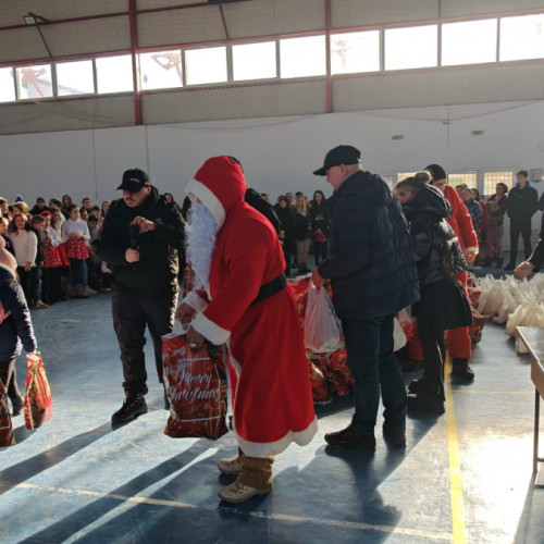 Campania umanitară "Dăruim de Crăciun" ajunge la 500 de beneficiari în Vrancea, Galați și Brăila