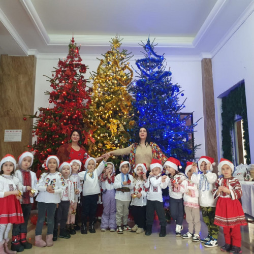Prescolarii de la Gradinita Nr. 30 din Galati colinda de Craciun