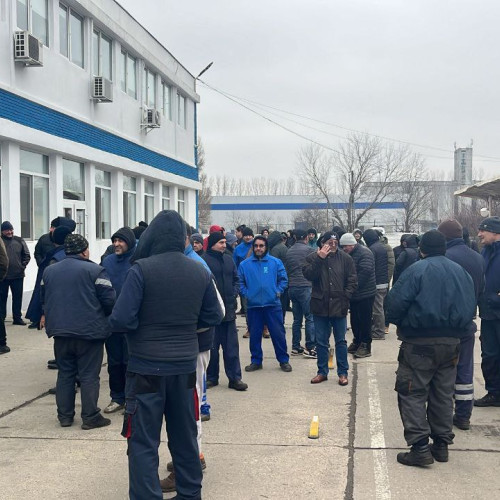 Angajații CT Bus amenință cu greva dacă revendicările nu sunt soluționate