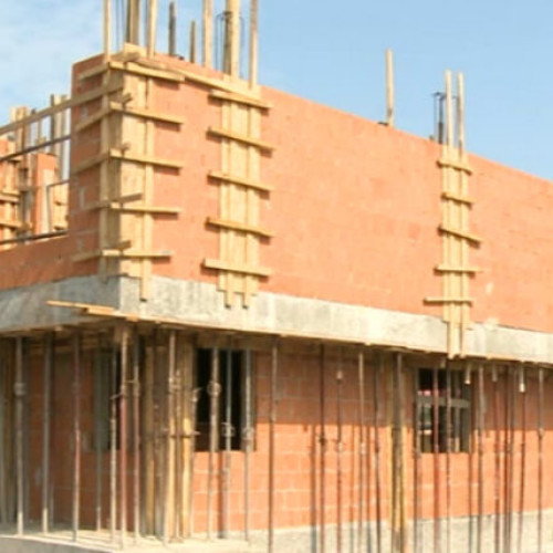 Primăria George Enescu din județul Botoșani va construi locuințe pentru tineri