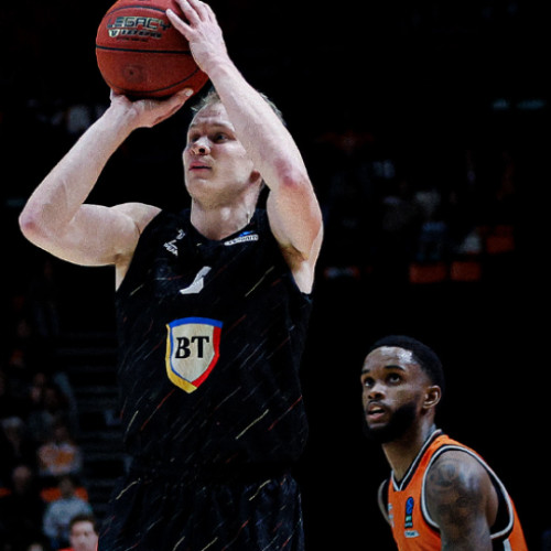 U-BT Cluj-Napoca înfruntă o înfrângere severă împotriva liderului EuroCup