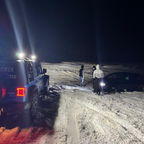Salvare a tinerilor blocati in zapada la Ranca