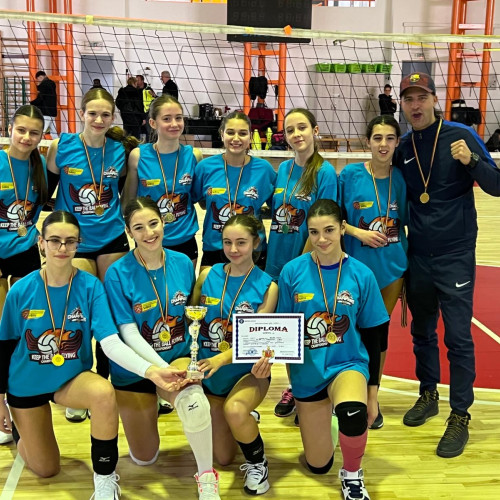 Școala Gimnazială „Ion Luca Caragiale” din Sibiu, câștigătoarea etapei județene a ONSS la volei feminin