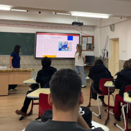 Activități educative pentru promovarea valorilor Uniunii Europene la școlile din Focșani și Adjud