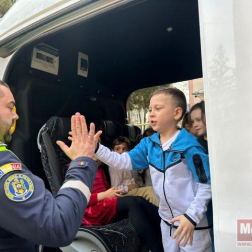 Activități educative despre siguranța rutieră la Grădinița nr. 14 din Botoșani